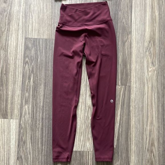 GlowMode Maroon Workout Set - Picture 2 of 5